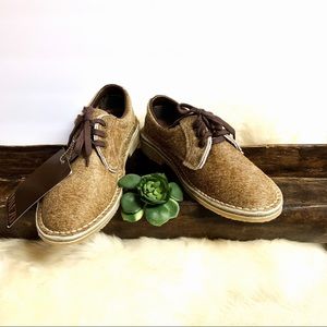 NWT Uwezo Handmade Calf Hair LaceUp Oxford Shoes